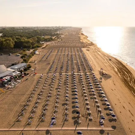Comfortable 80m From The Bibione